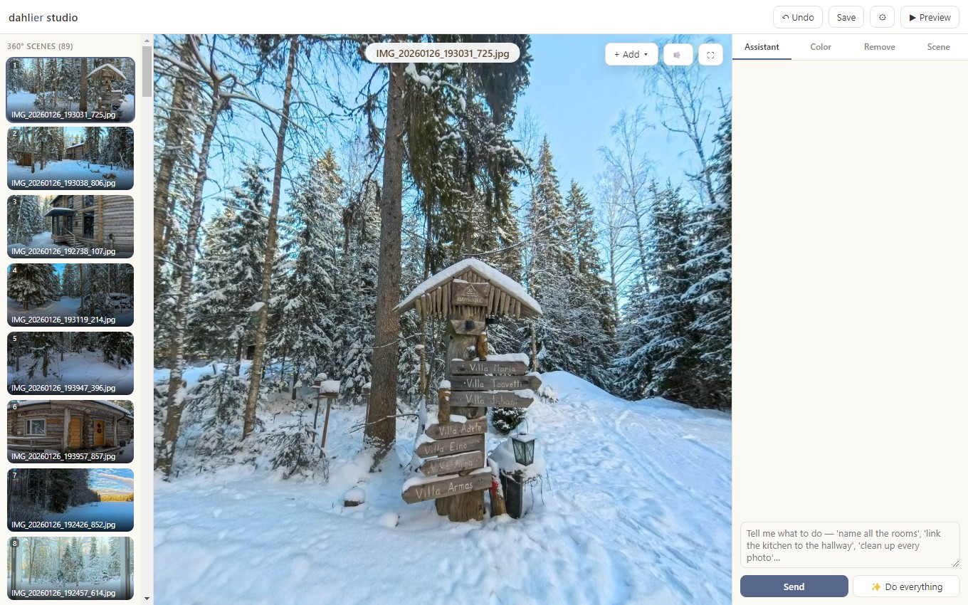 Dahlier Studio editor: scene list, 360° viewport, assistant panel